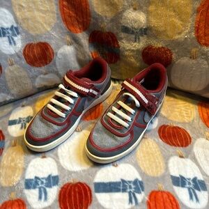 Woman’s Nike shoes